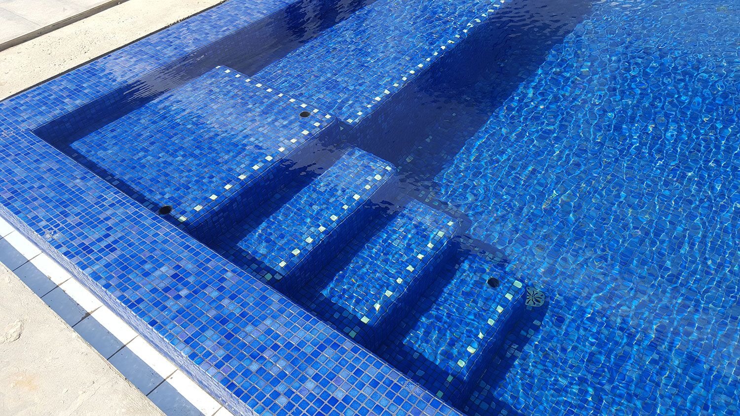 Mosaic Tiles Contractors in Qatar