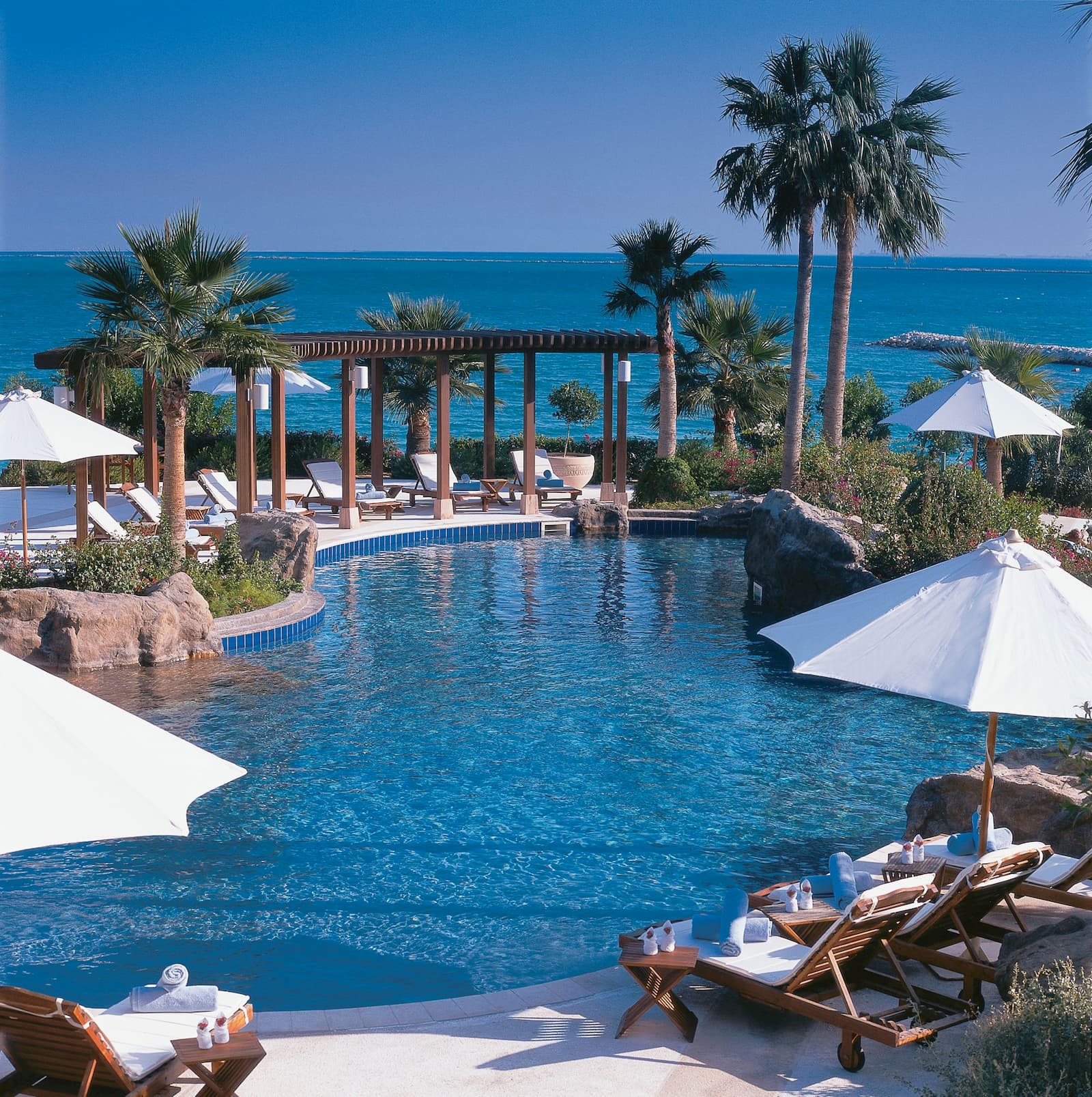 Swimming Pools Contractors in Qatar